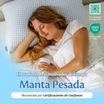 Mujer durmiendo con la manta lastrada Ella