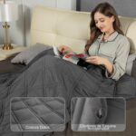 Mujer leyendo tapada con la manta Winthome
